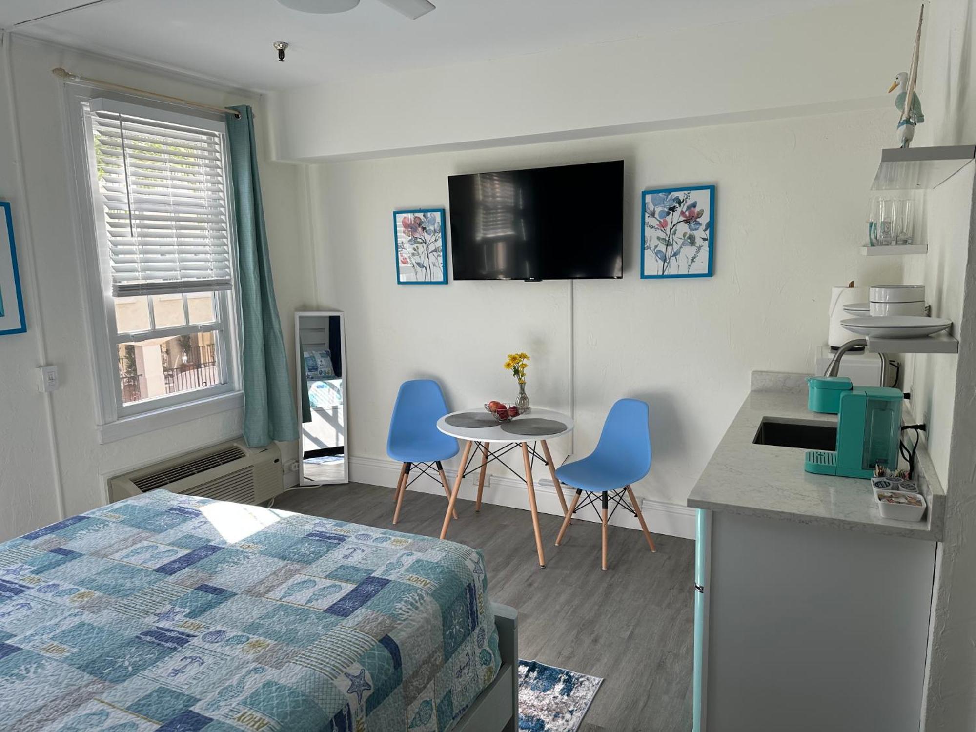 Cozy Studio In The Heart Of The Palm Beach Island - Free Valet Service Zewnętrze zdjęcie
